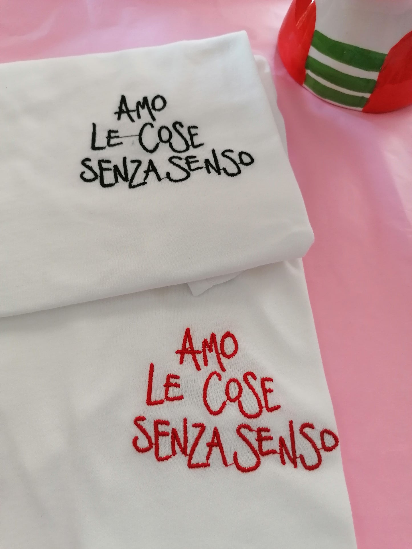 T-shirt "la felicità sta bene su tutto"