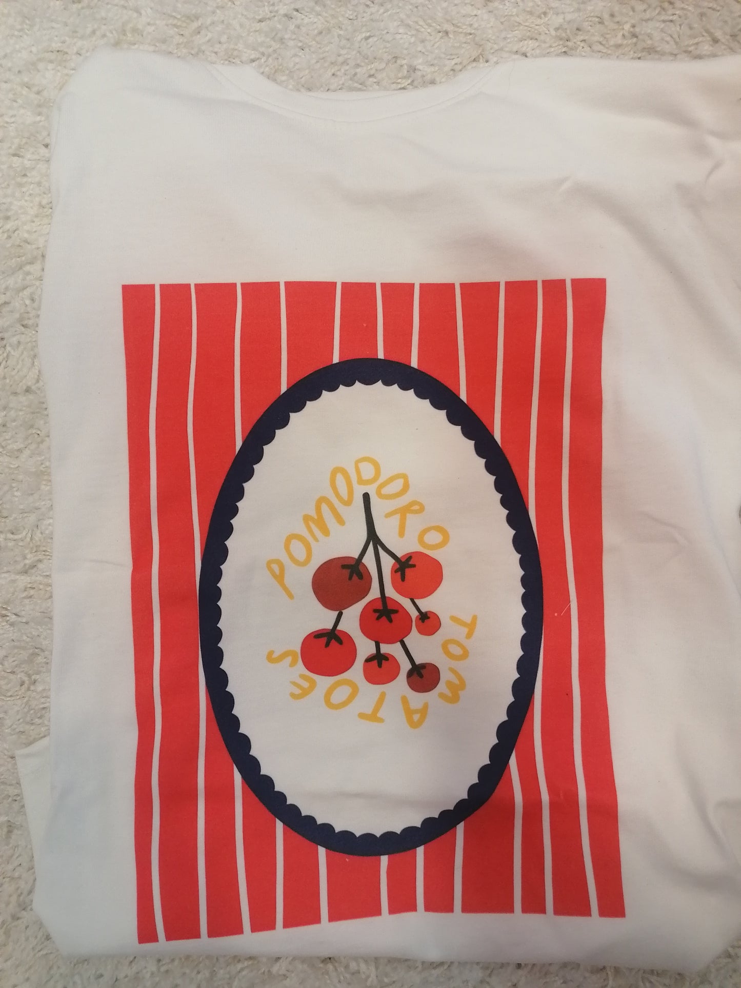 T-shirt over Pomodoro Tomato