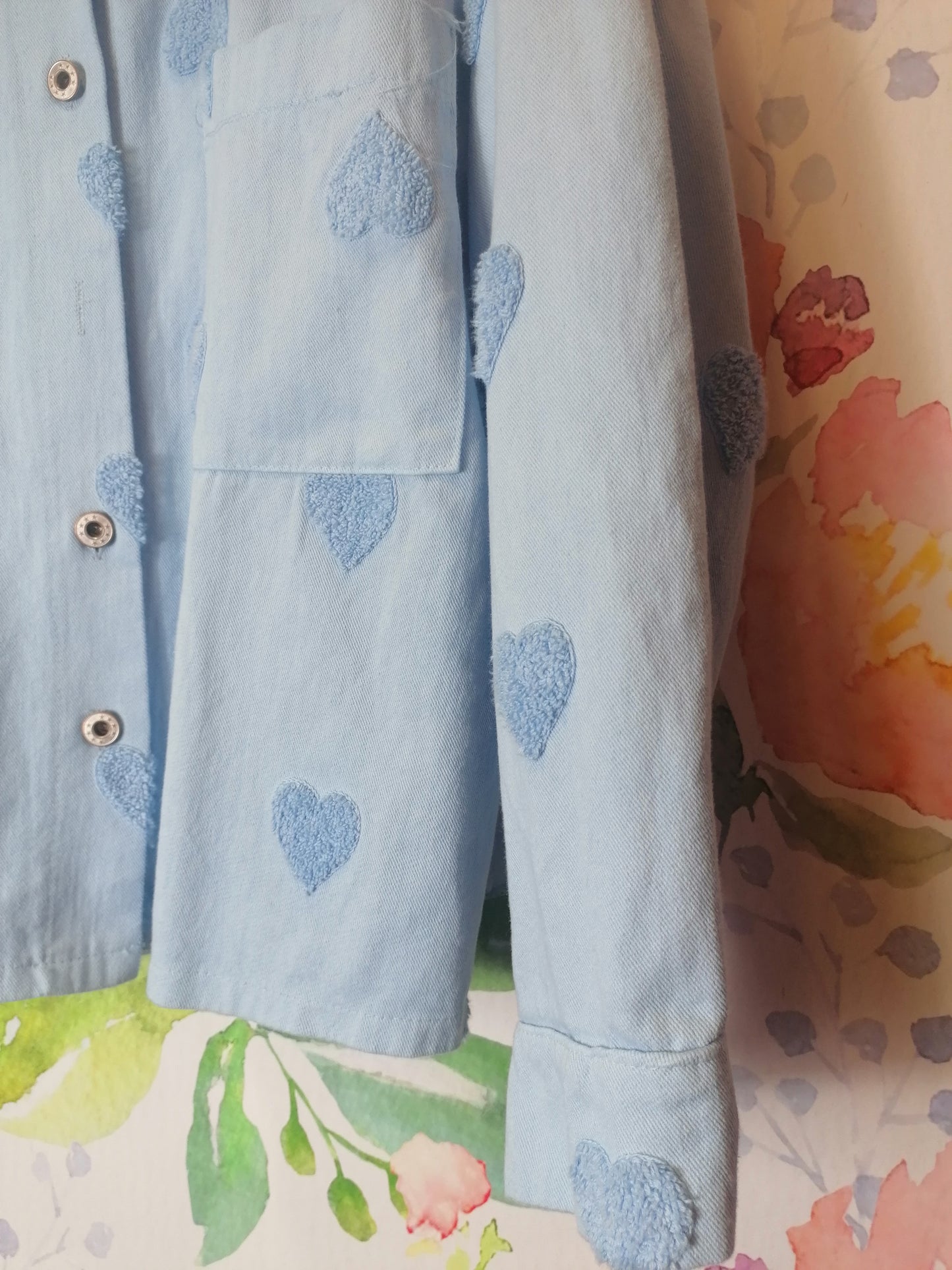 Camicia denim overshirt con cuori in spugna celeste