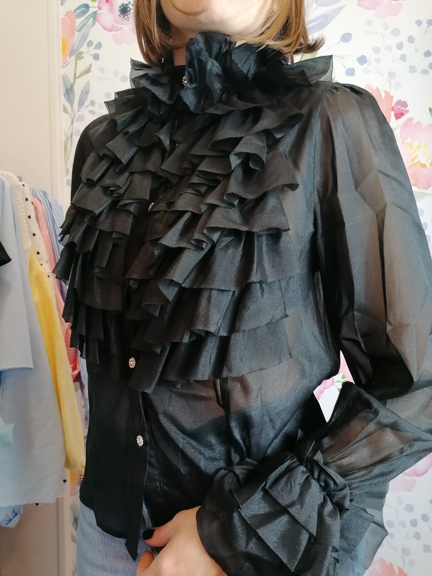 Camicia tanti volant