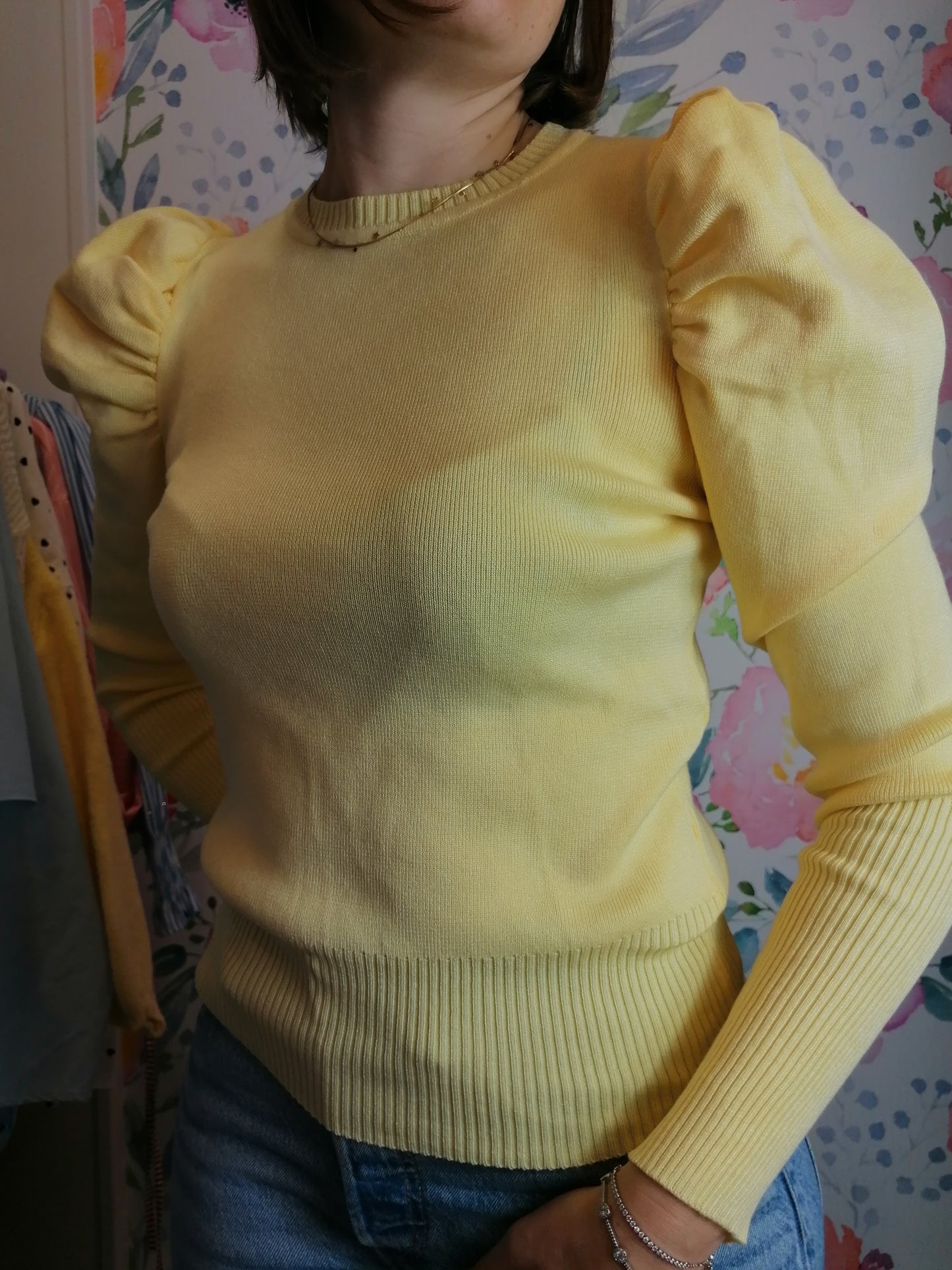 Maglia con maniche a sbuffo - vari colori