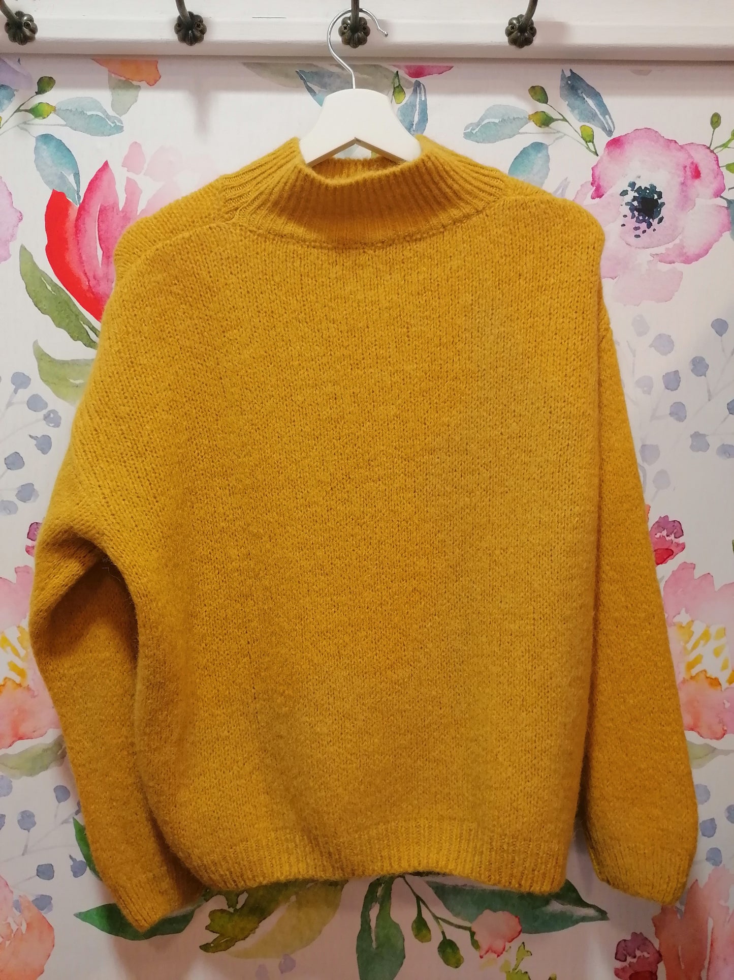 Pull basico N. 4 mohair collo a  cratere