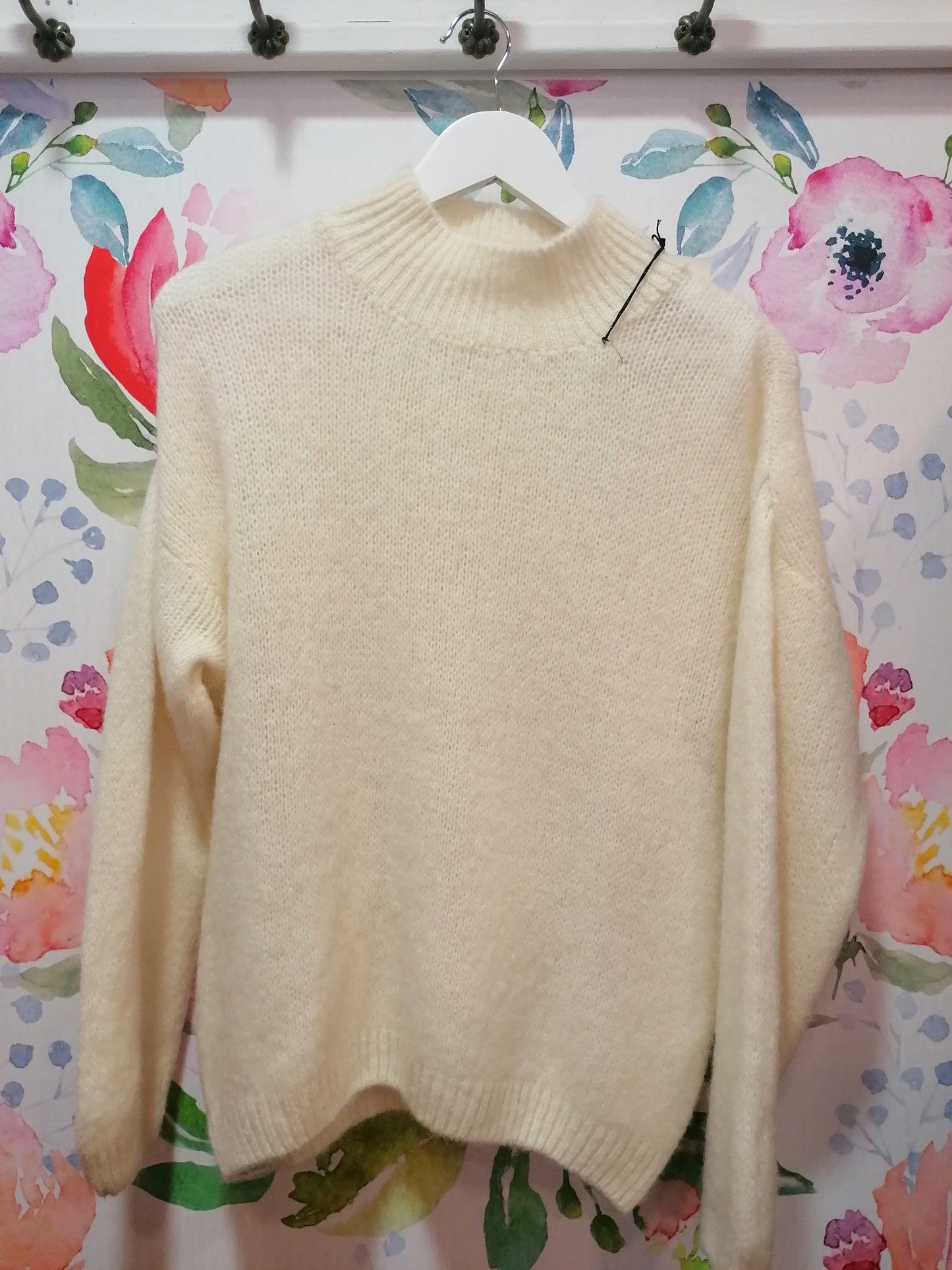 Pull basico N. 4 mohair collo a  cratere