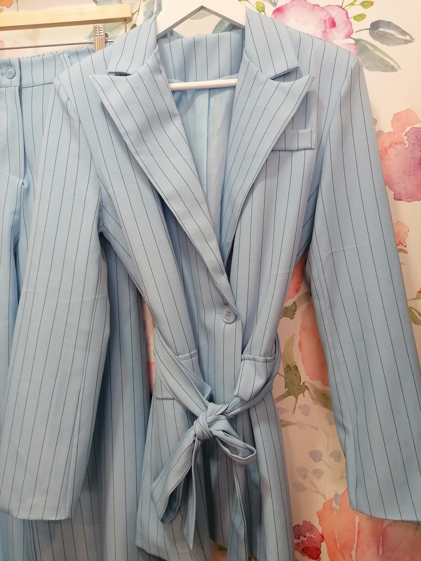 Completo elegante rigato blazer + pantalone palazzo
