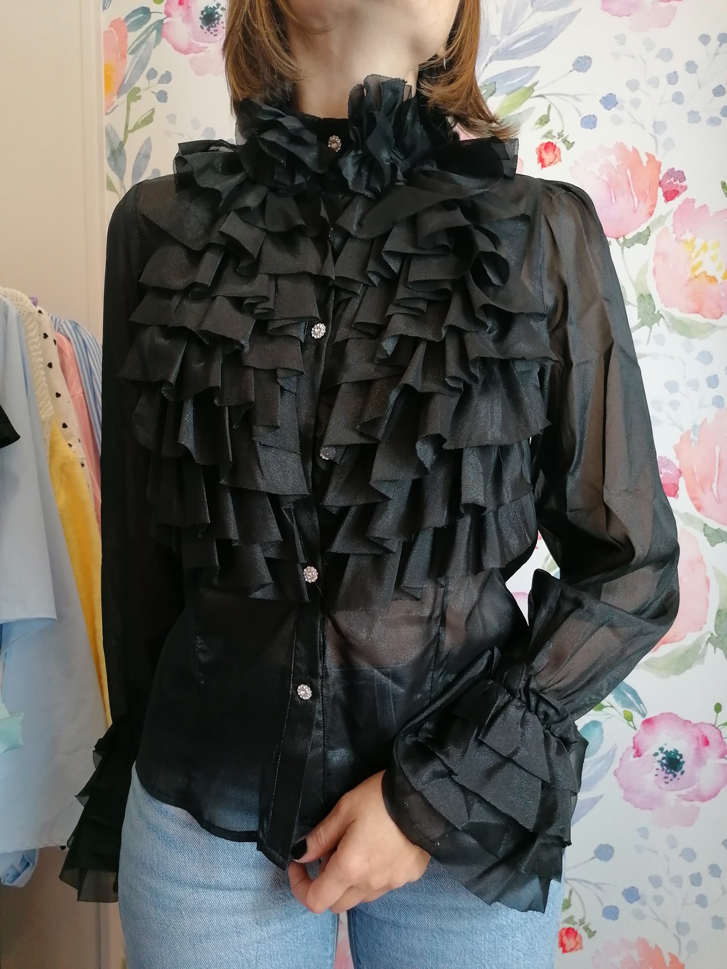 Camicia tanti volant