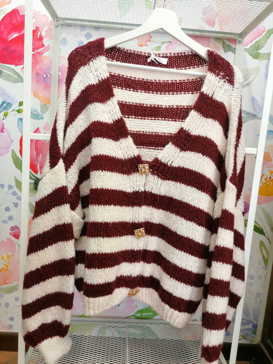 Cardigan a righe con spille dorate