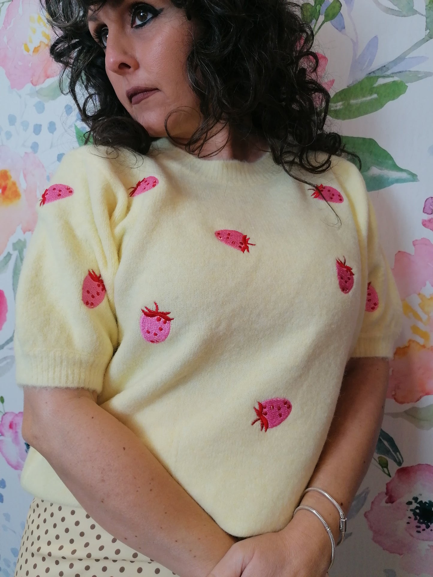 Maglioncino maniche corte con fragole - giallo