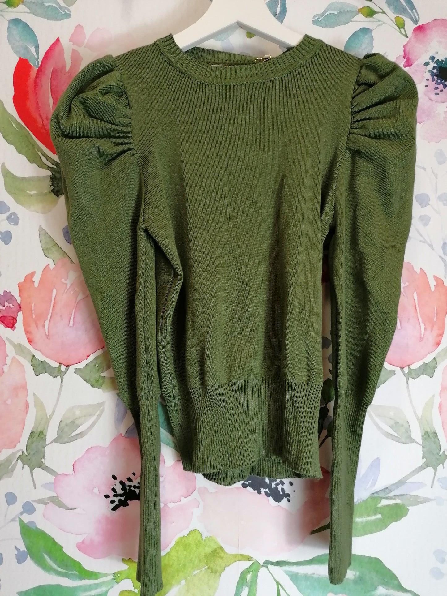 Maglia con maniche a sbuffo - vari colori