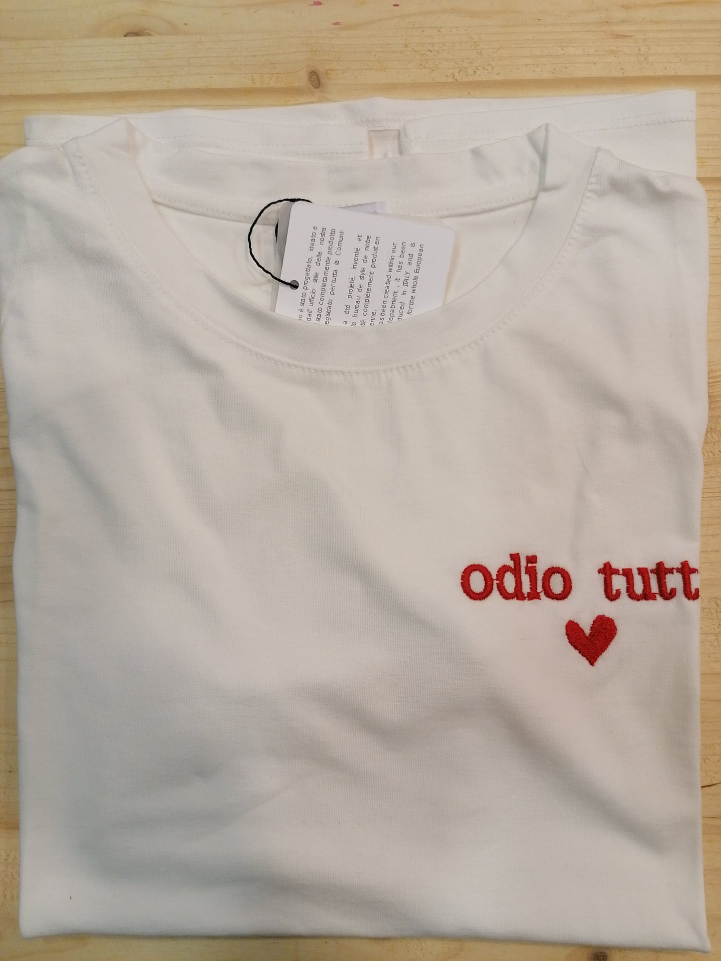 T-shirt ricamata ODIO TUTTI
