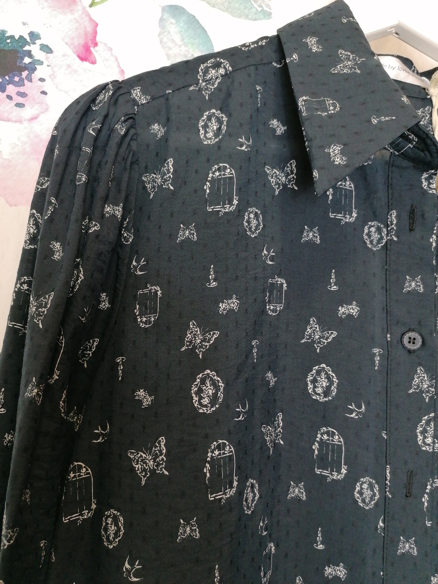 Camicia fantasia gabbiette e farfalle