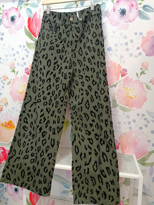 Pantaloni maculati