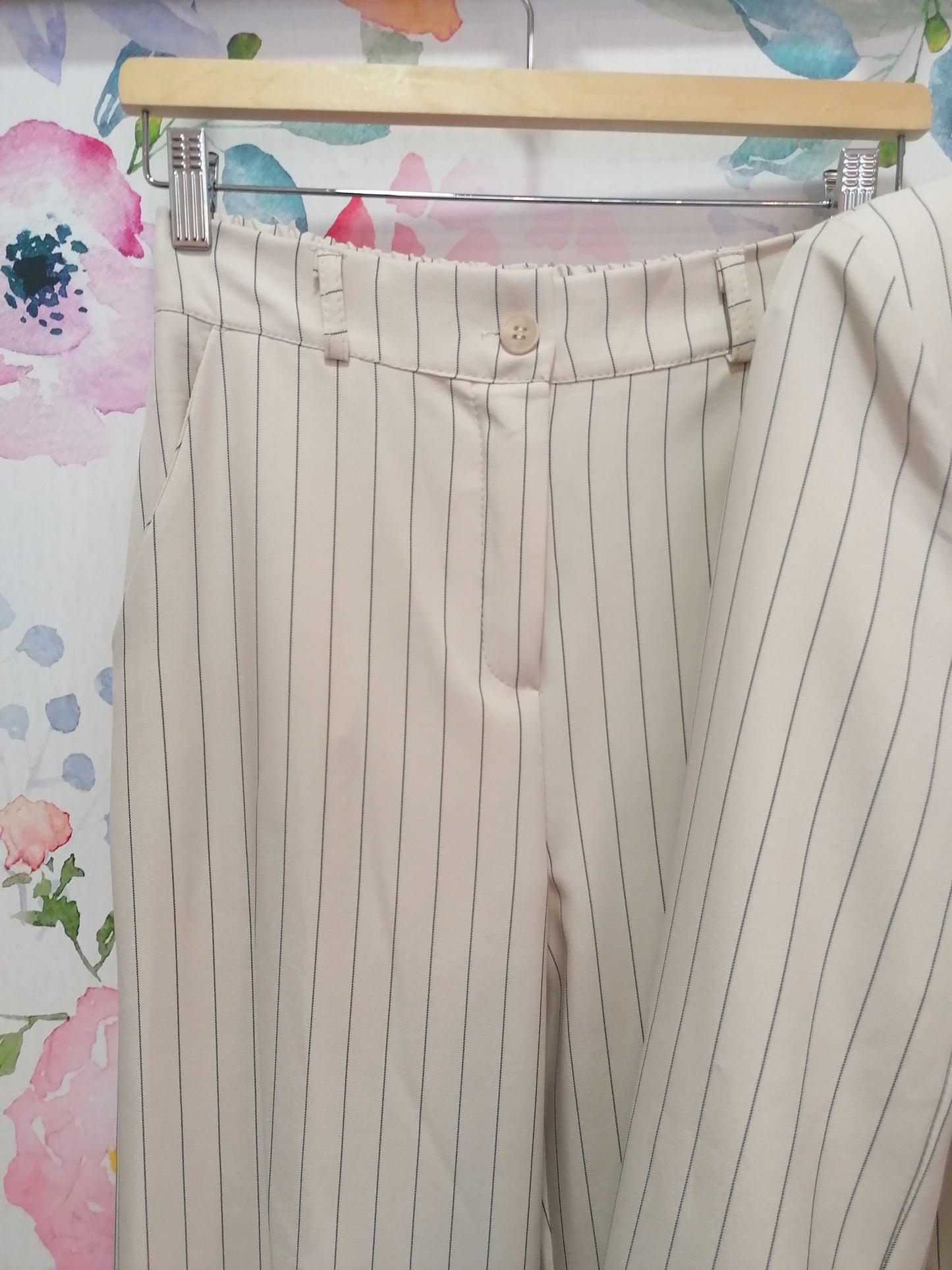 Completo elegante rigato blazer + pantalone palazzo burro