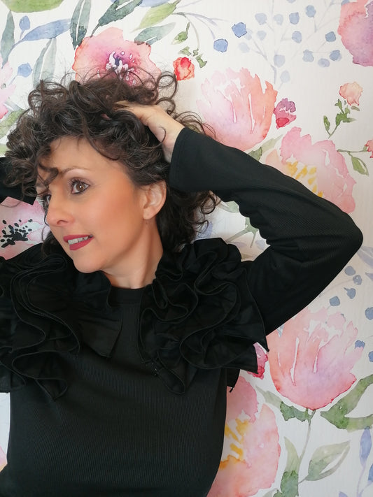 Maglia aderente costine spalle frufru